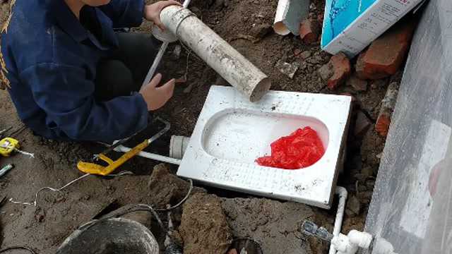 先安装蹲便器还是先安装冲水箱师傅告诉你正确自己怎么安装的