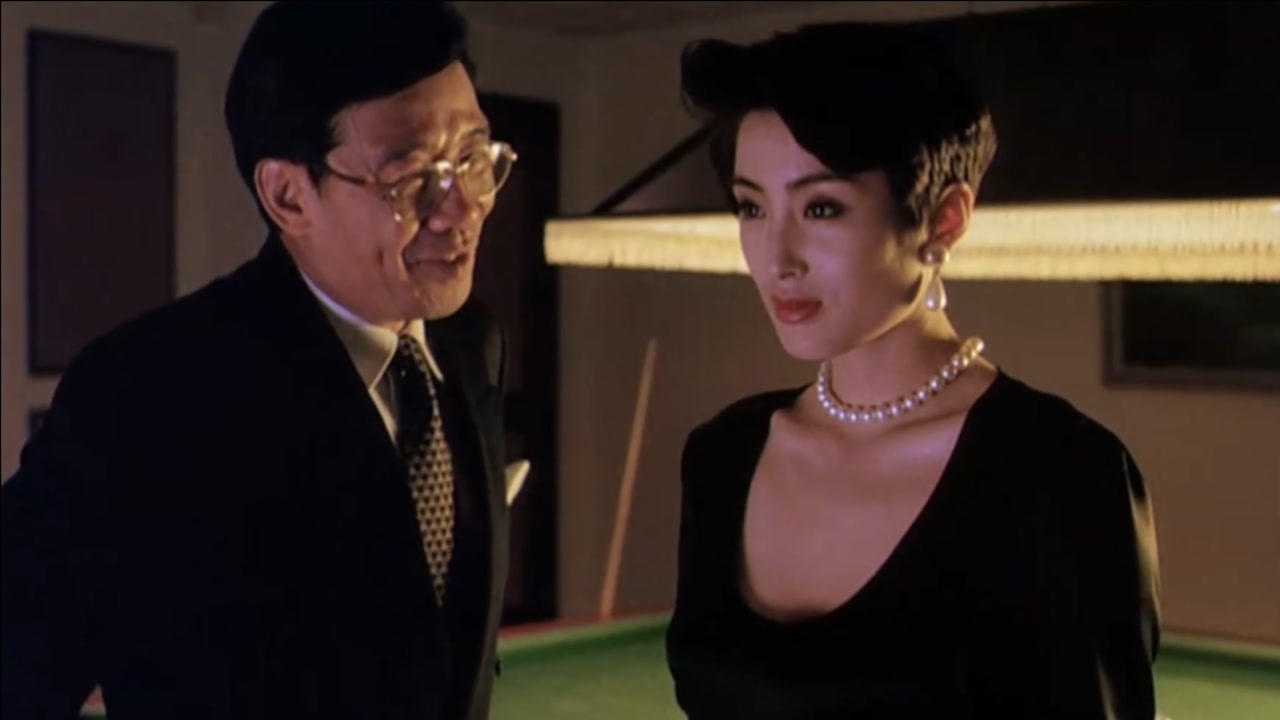 冷面狙击手:张敏穿上晚礼服,惊艳了无数人,真是气质女神