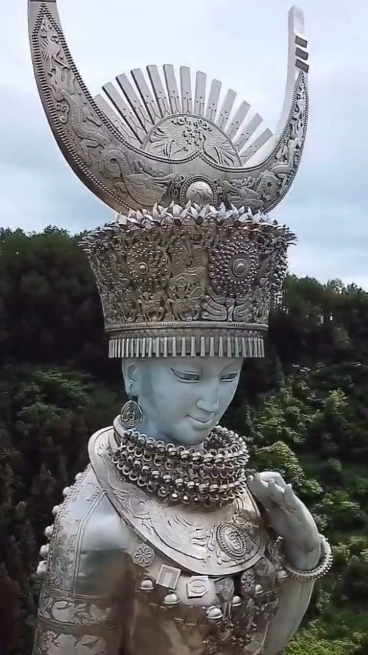 我带大家目睹贵州黔东南剑河仰阿莎雕像是世界上最大的女神雕像高88米