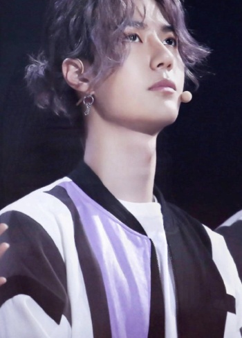 王一博紫色发型