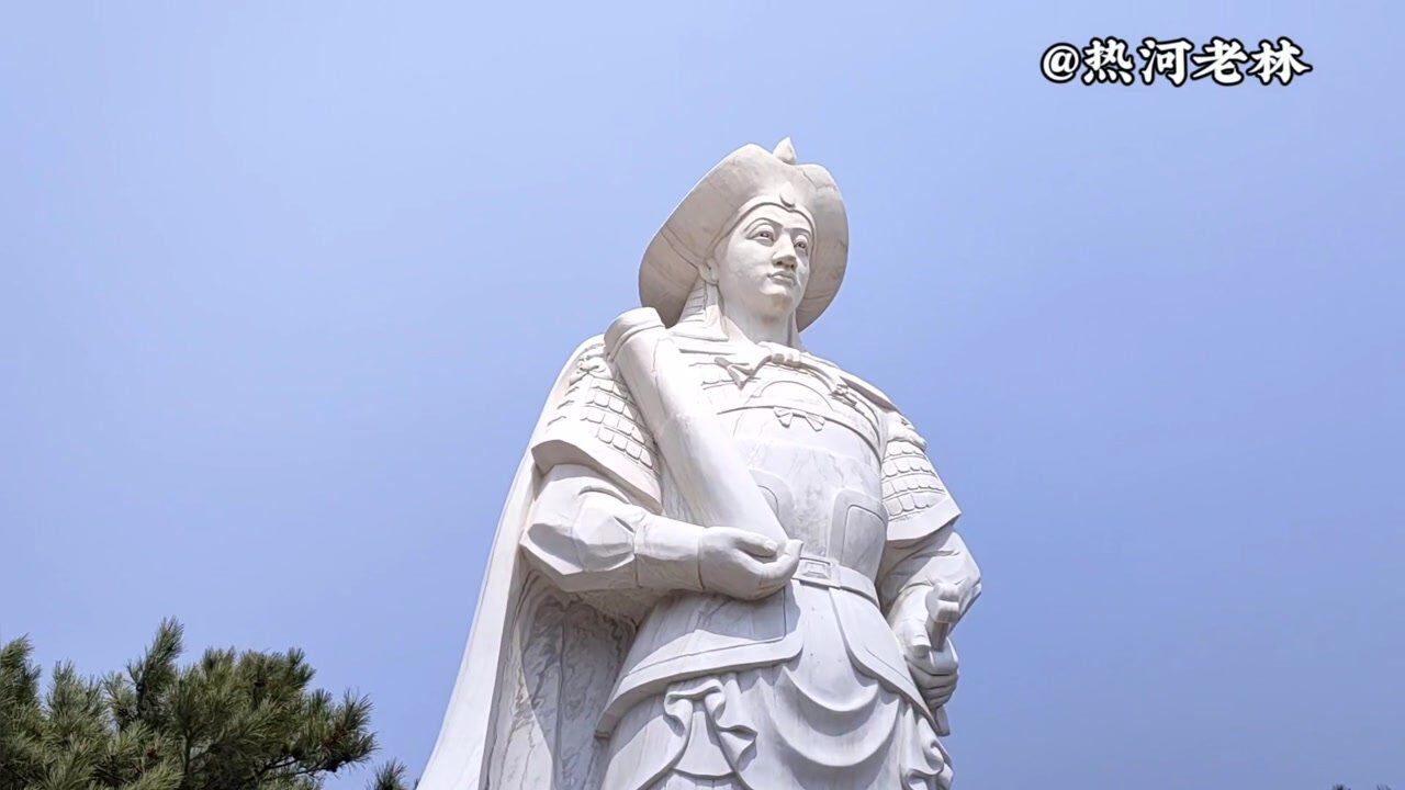 中国古代巾帼英雄花木兰雕像,唐代皇帝追封为孝烈将军