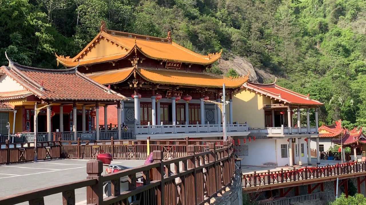 福建仙游县大蜚山森林公园大山中一座古剎寺!