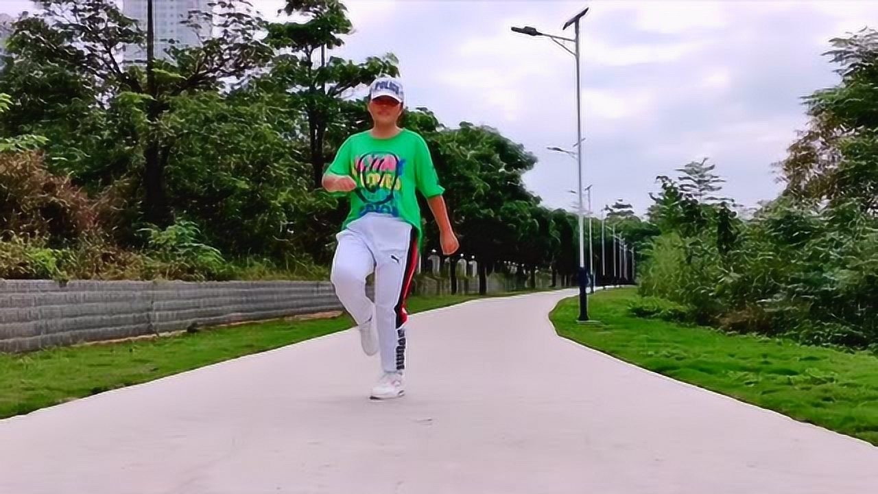 鬼步舞6个基本动作,鬼步舞动感70步背面