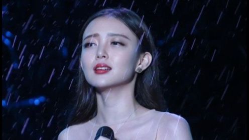 汪小敏最贵的一首歌，当年在雨中的撕心演唱，至今依旧无人能超越！
