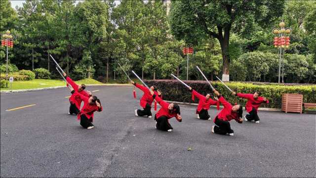 万年县老年大学拳剑班晨练《陈式49式太极剑》