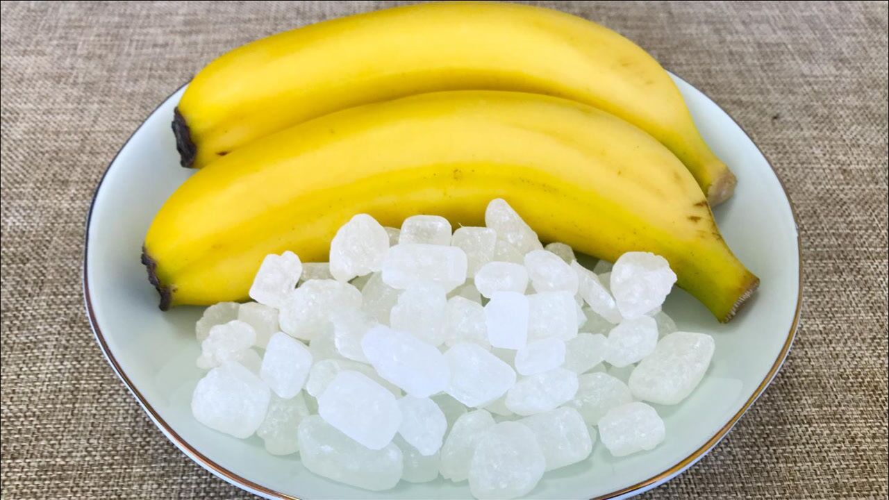香蕉皮和冰糖一起煮,没想到作用这么厉害,很多人不知道,真实用