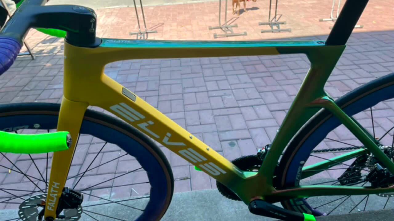 精灵法拉斯破风公路车景春单车打造属于您的专属单车你们觉得这个车