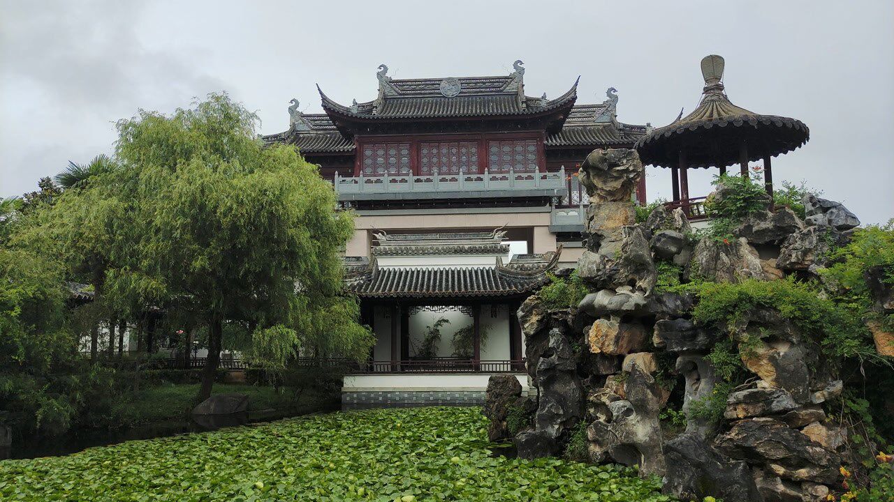 中国玉雕大师创意园河南镇平县的江南古典园林
