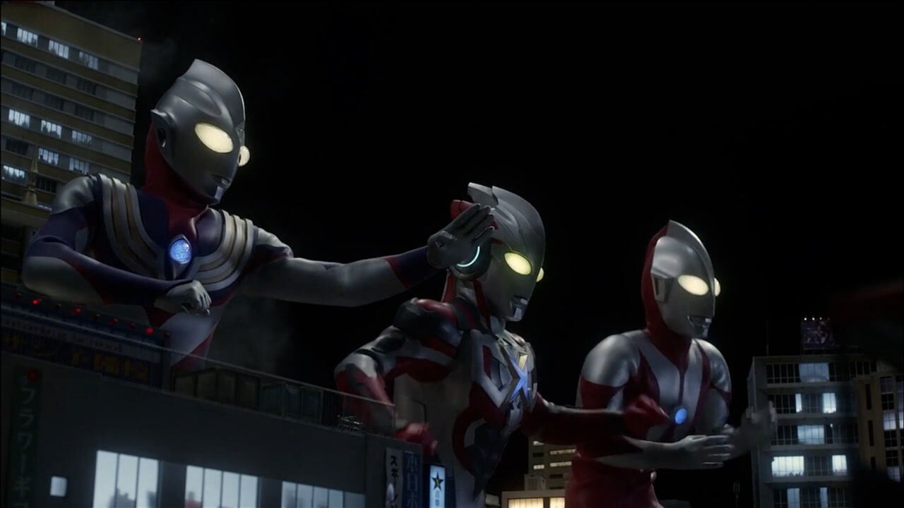 艾克斯奥特曼剧场版初代迪迦艾克斯三奥联手大战怪兽