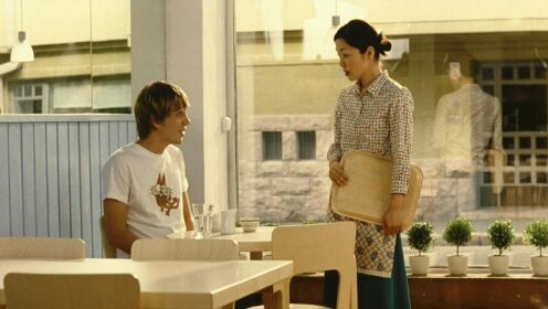 芬兰小伙每天去日本餐馆喝一杯免费咖啡，30天后，女老板……