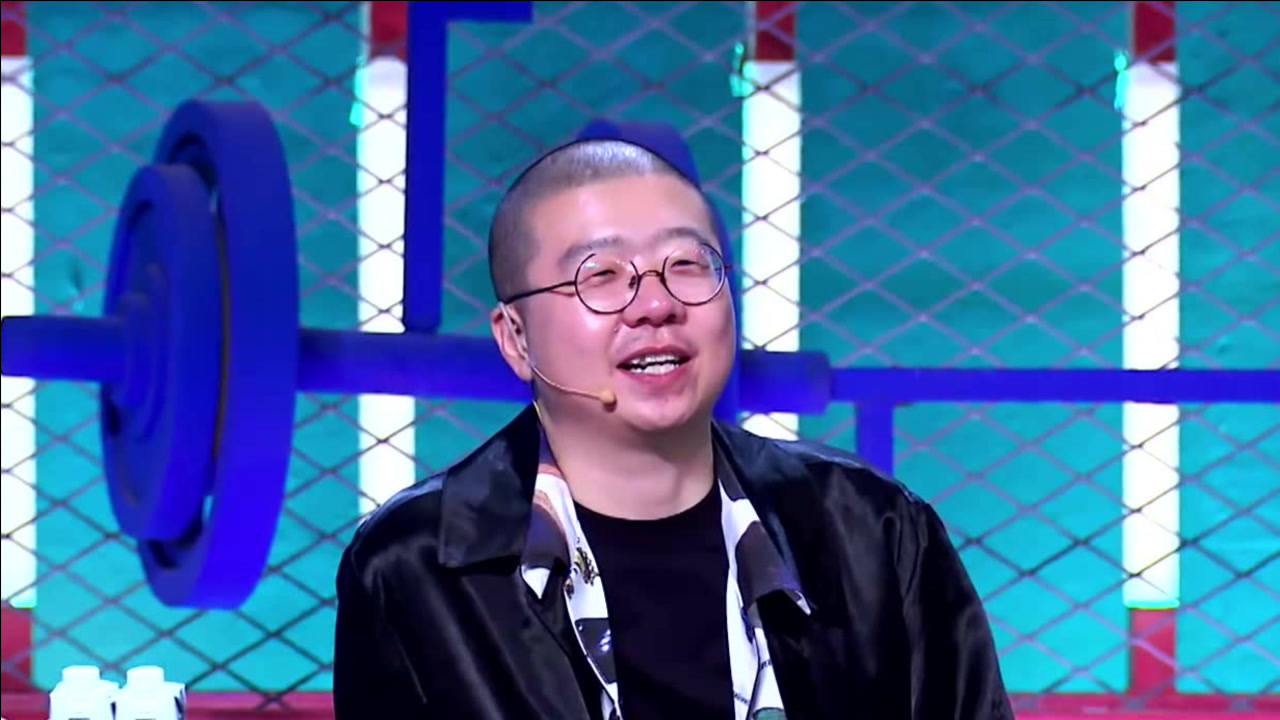 脱口秀4许知远的稿子居然都是鸟鸟写的厉害了