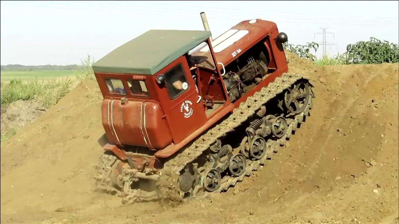 苏联dt54履带拖拉机东方红54拖拉机原型车