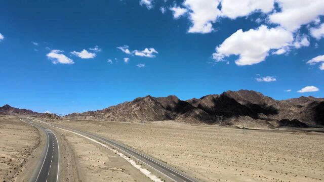 《鬼吹灯》取景地,打卡甘肃的神秘景区——阿克塞石油小镇