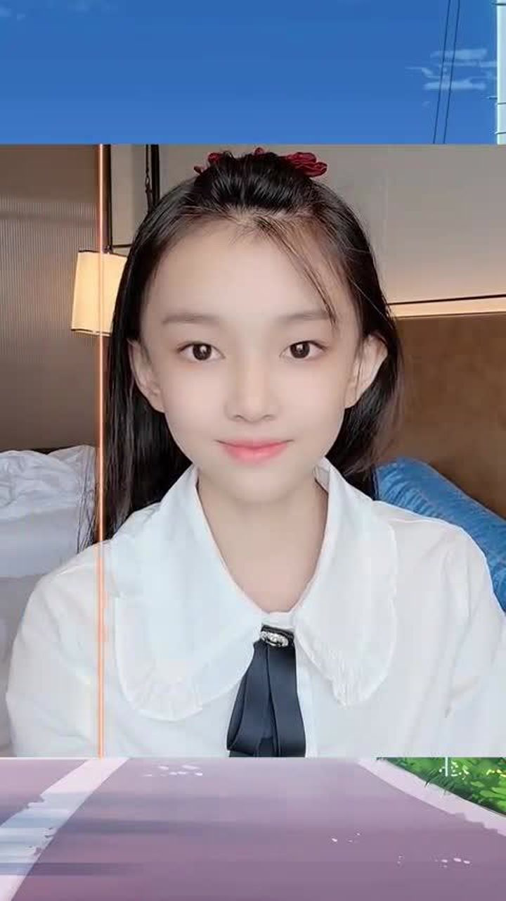 童模宋小睿的颜值挺高的,这双眼皮的样子,看着就很好看!