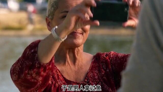 钓鱼高手演示如何拍装照片,活鱼却掉进了嗓子眼,法医尸检时尸体竟然自己坐了起来!