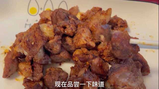 有谁能说一下买羊肉老板要求你带羊杂是什么原因?