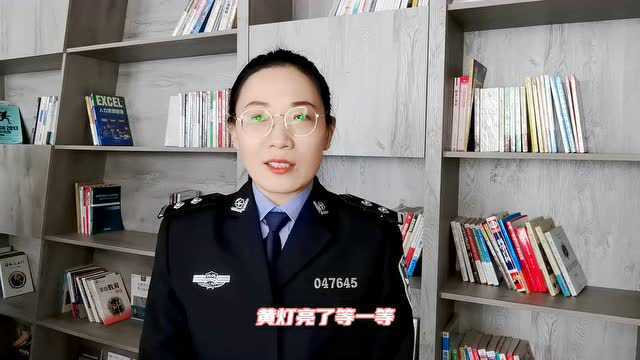 一睹延安公安交警“最美女交警”的飒爽英姿