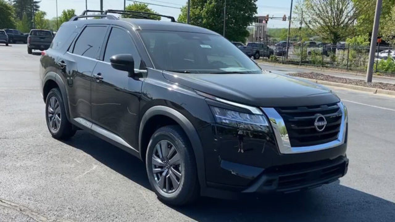 高清实拍2022款日产探路者,看到三排空间那刻,才知道有多帅气_腾讯