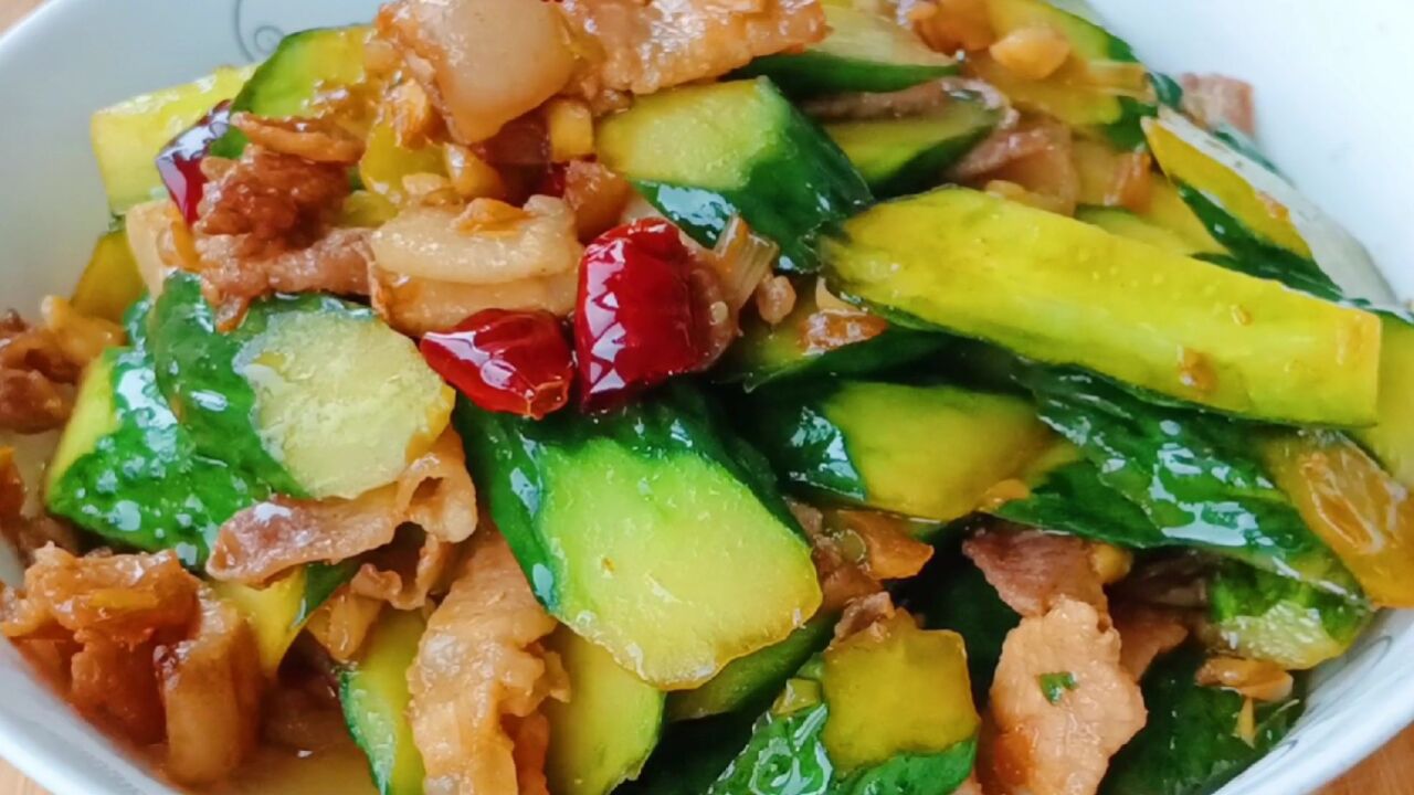 黄瓜炒肉片怎样做好吃又入味?做法快手简单,清脆营养有嚼劲