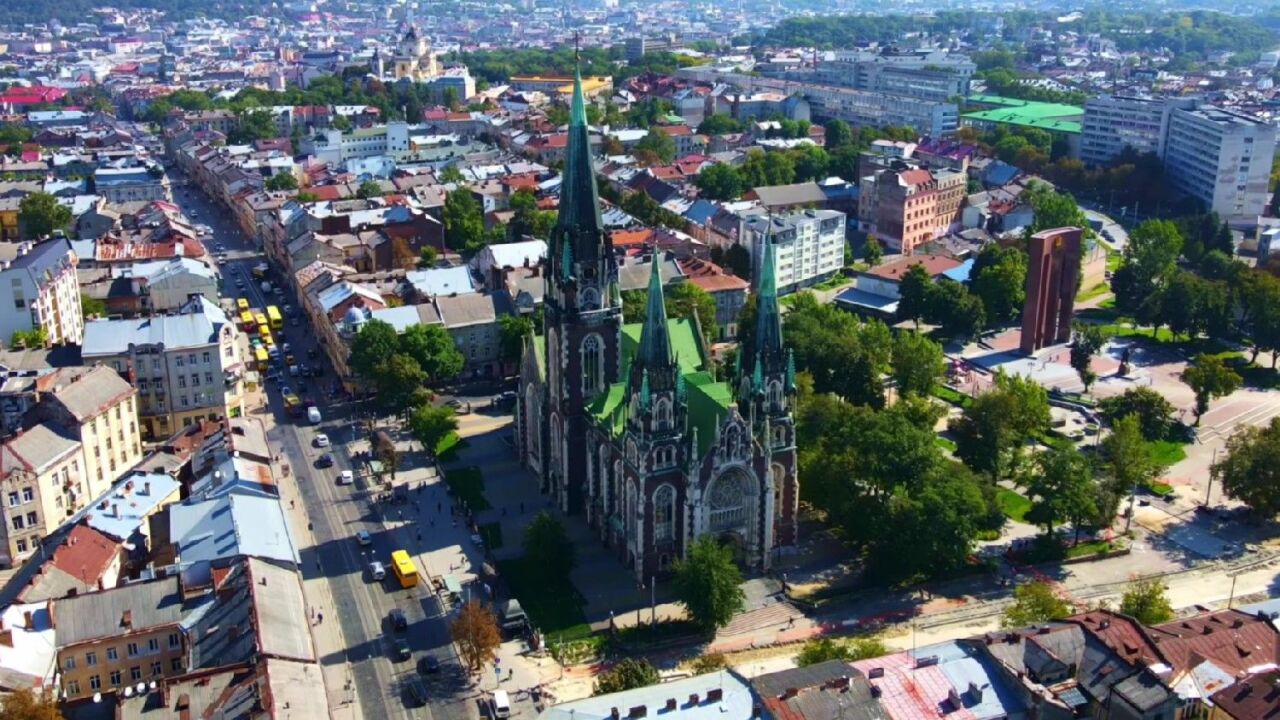 8k航拍俄乌战争前的乌克兰(4)-利沃夫城市风景-乌克兰民族文化的中心