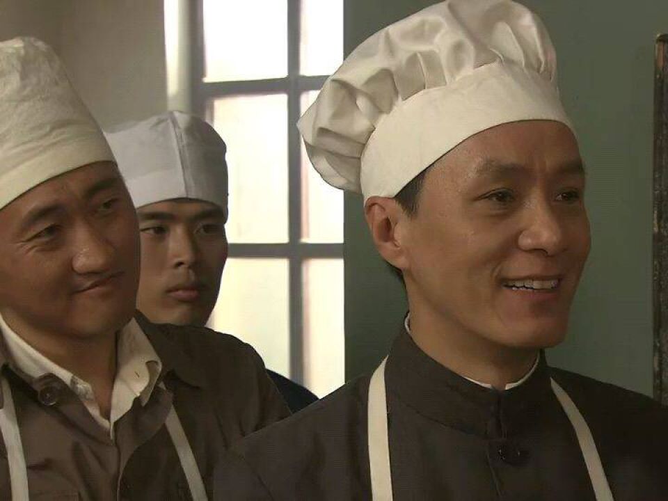 人是铁饭是钢:厂里发起了篮球比赛,结果南易他们队一个都投进