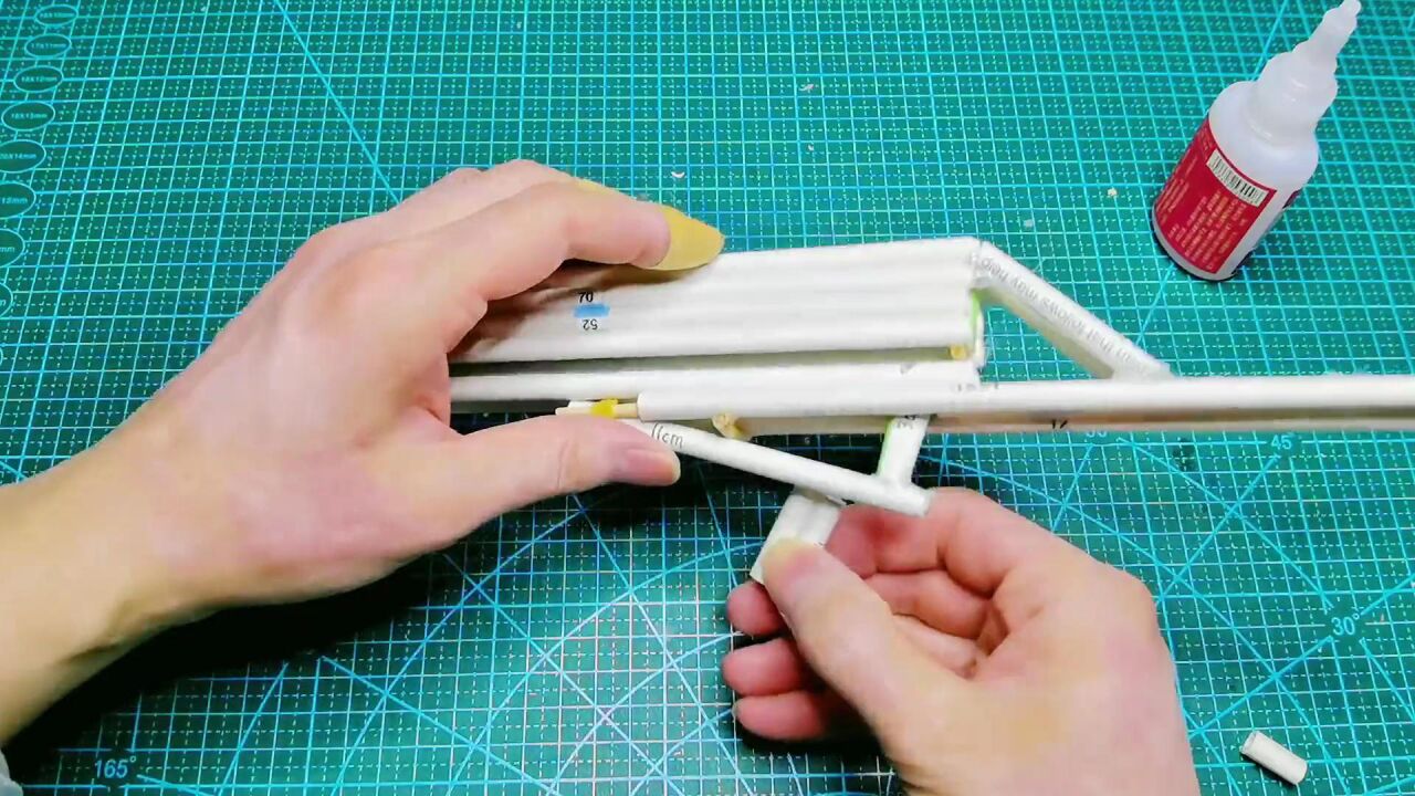 折纸武器可发射“”三连弩”,能玩好几天,孩子再也不玩手机了_腾讯视频