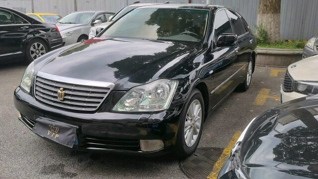 卖6万多块钱的第12代丰田皇冠,这价格贵吗?