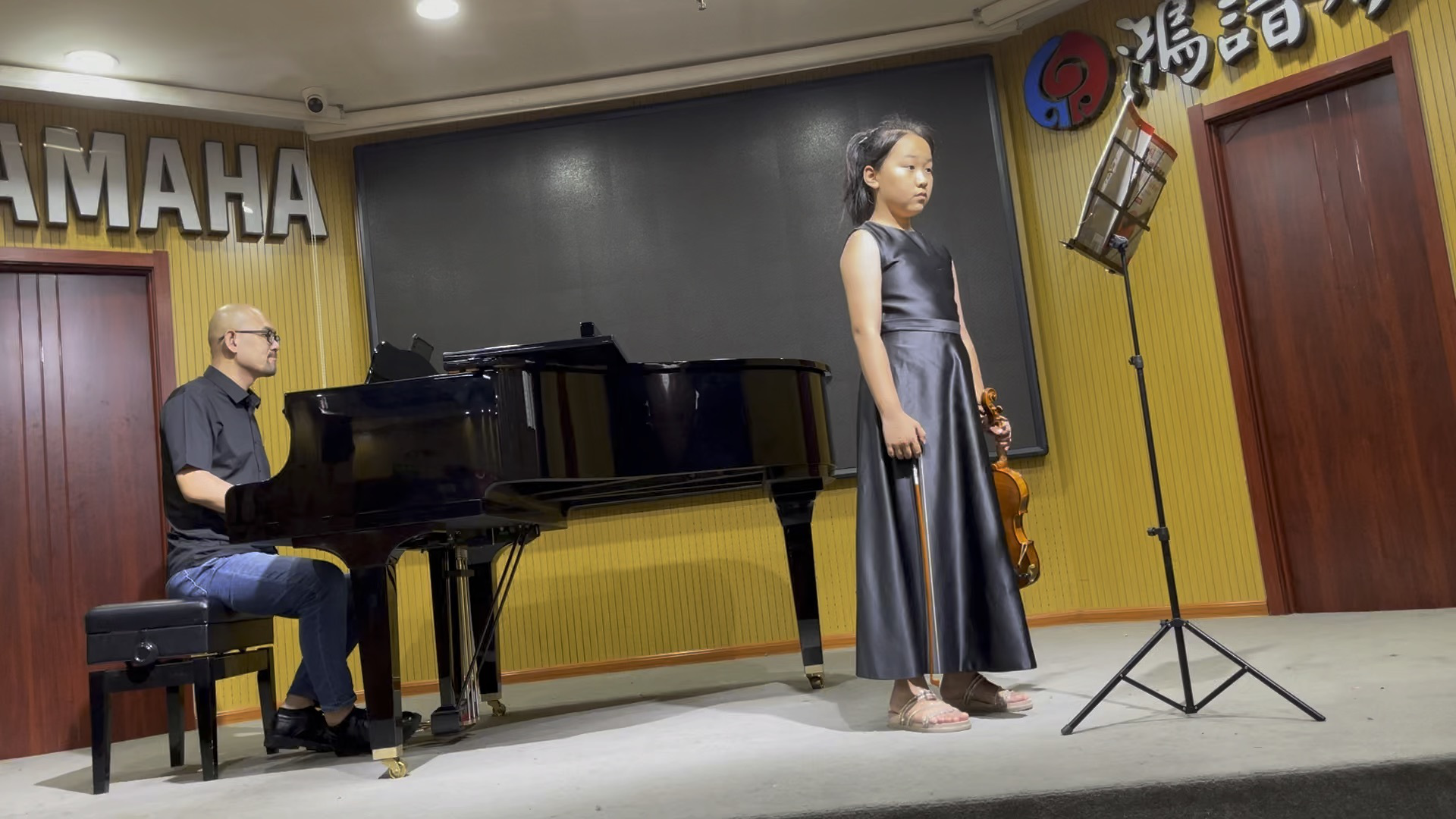 柯玛洛夫斯基e小调第一协奏曲第一乐章_腾讯视频