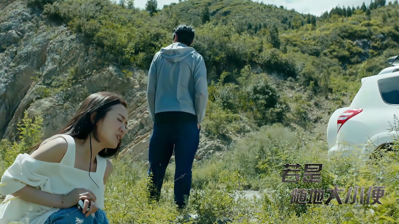 美女在景区拉屎，结果遇上电视台采访，这也太损了吧！_腾讯视频