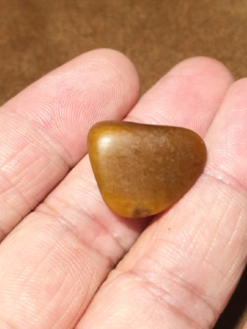 和田玉籽料.黄沁原石.