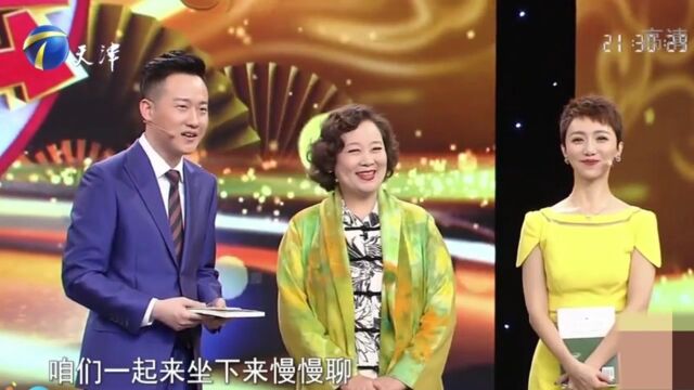 演员方青卓惊喜到访,现场讲述照片背后的故事,热泪盈眶丨群英会