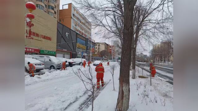 高洁集团北疆区域新市区项目人工清雪作业