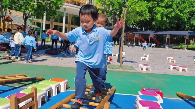 东坑镇中心幼儿园户外混龄体育活动