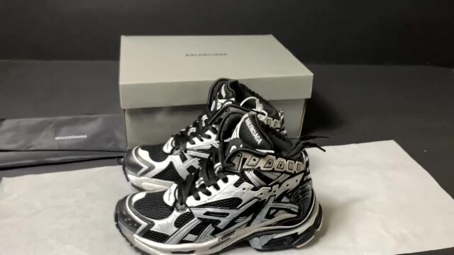 为你介绍BALENCIAGA 巴黎世家 runner 黑白配色增高鞋运动鞋之真假辨别多乐潮鞋