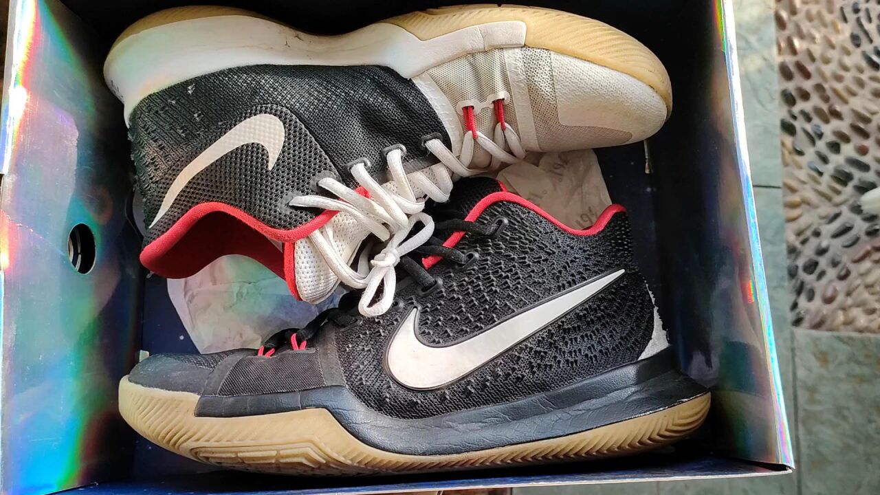 欧文穿它打爆国青队后卫?nike kyrie 3中国行鸳鸯森哥最爱篮球鞋?