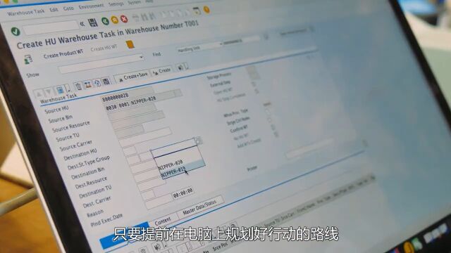 国外新型全自动叉车,全程wifi操控,轻松扛起公斤箱