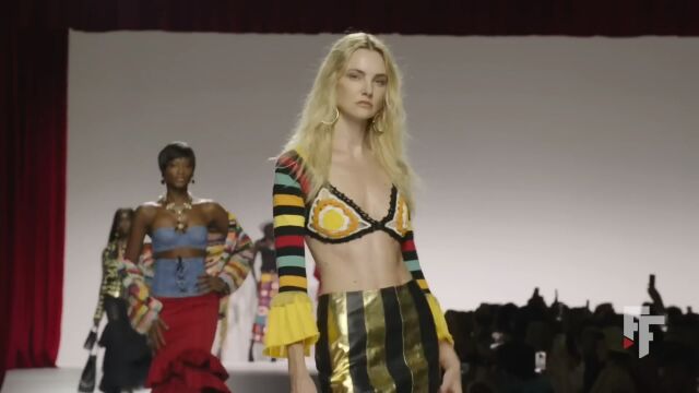 意大利品牌Moschino(茉思奇诺)2024年SS时装秀