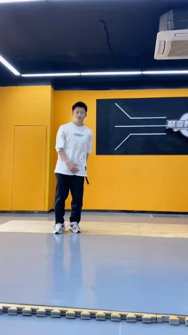超帅街舞托马斯大风车练习,有喜欢的吗