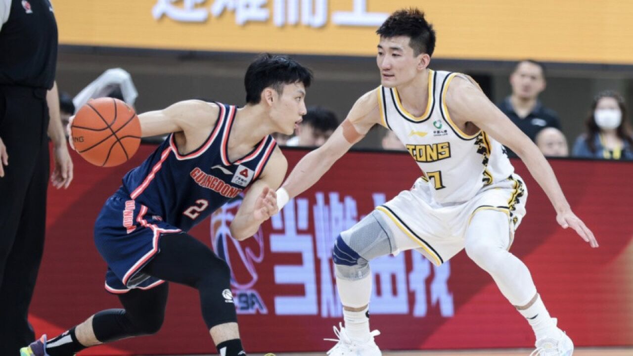 孙铭徽轰20 10高光集锦!三分各种干拔 抢断赵睿一条龙上篮