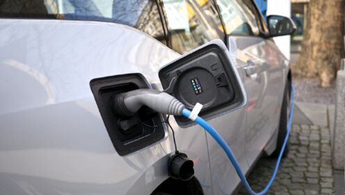 德国反对2035年禁售燃油车？这是咋回事？