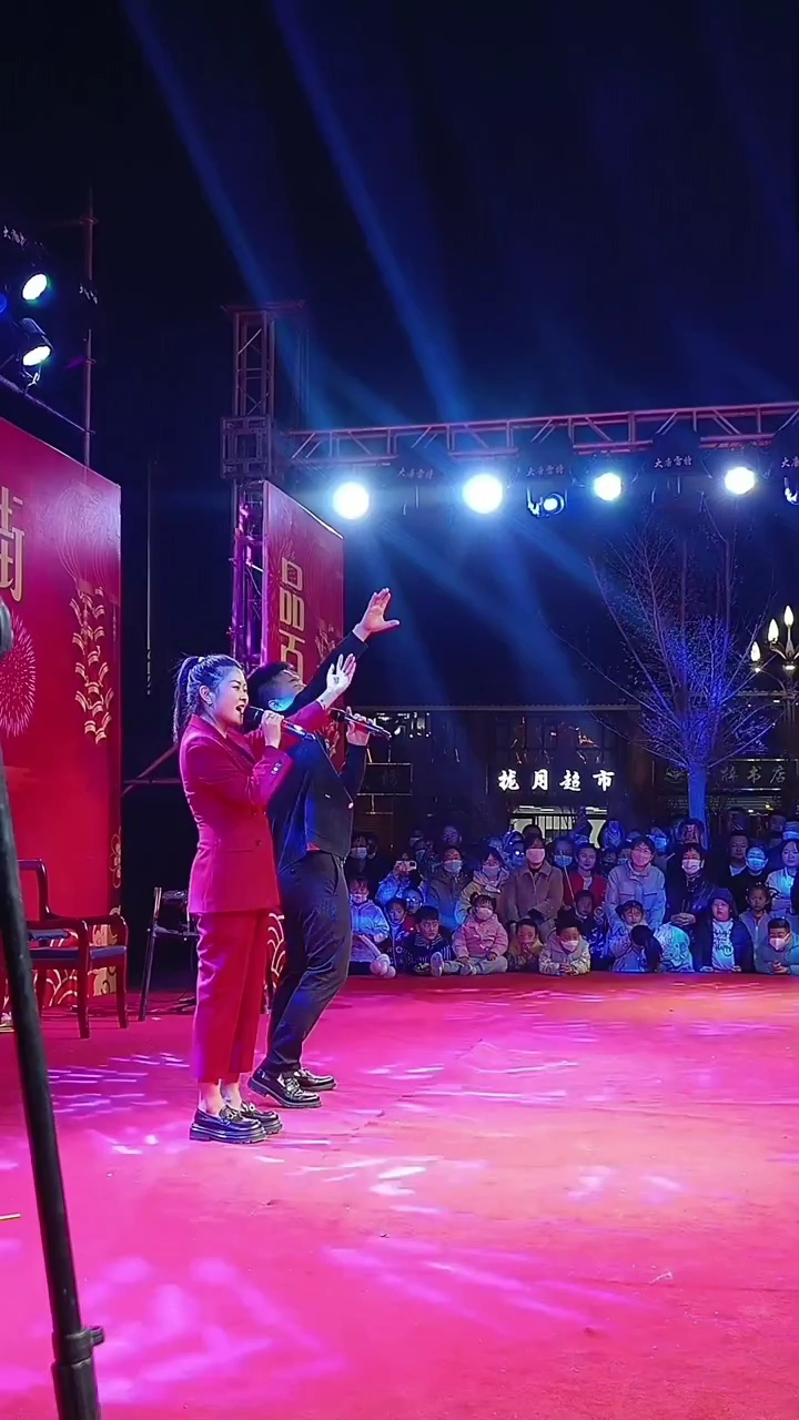 野强强在甘肃张掖,对唱版《一对对鸳鸯水上漂》送给你们,女歌手妮子