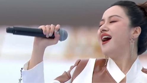 税子洺搭档王紫凝演唱《奋斗吧中国》，激情歌声，充满希望！