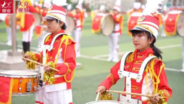 │鼓声铿锵,号声嘹亮!岚山区举办少先队鼓号操大赛