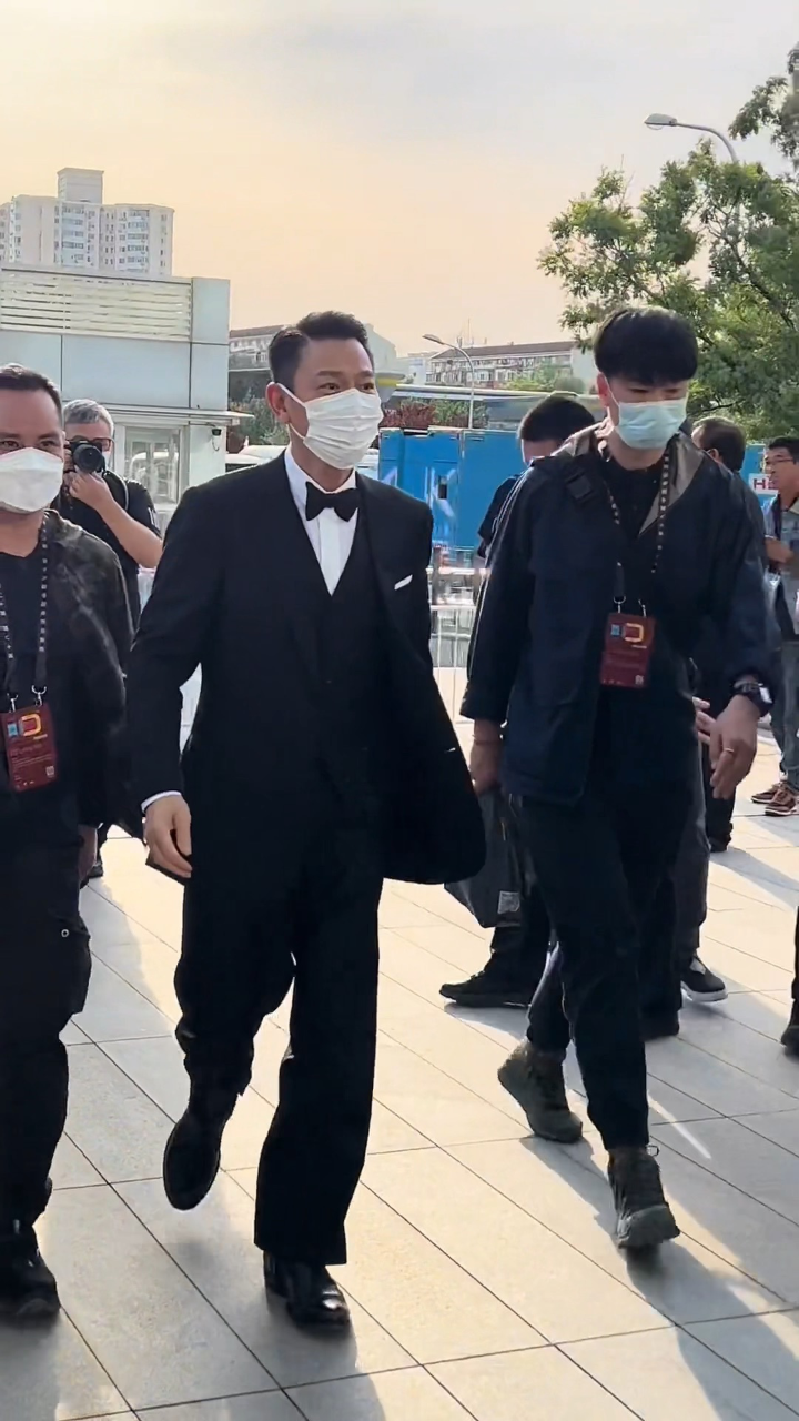 偶遇天王刘德华本人,也太帅了吧!