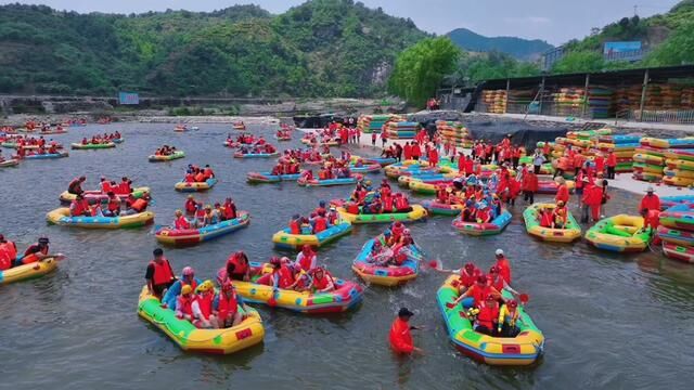 邢台峡谷漂流攻略来了,无漂流不夏天,真峡谷大漂流,风景还优美,你要和谁一起去呢?