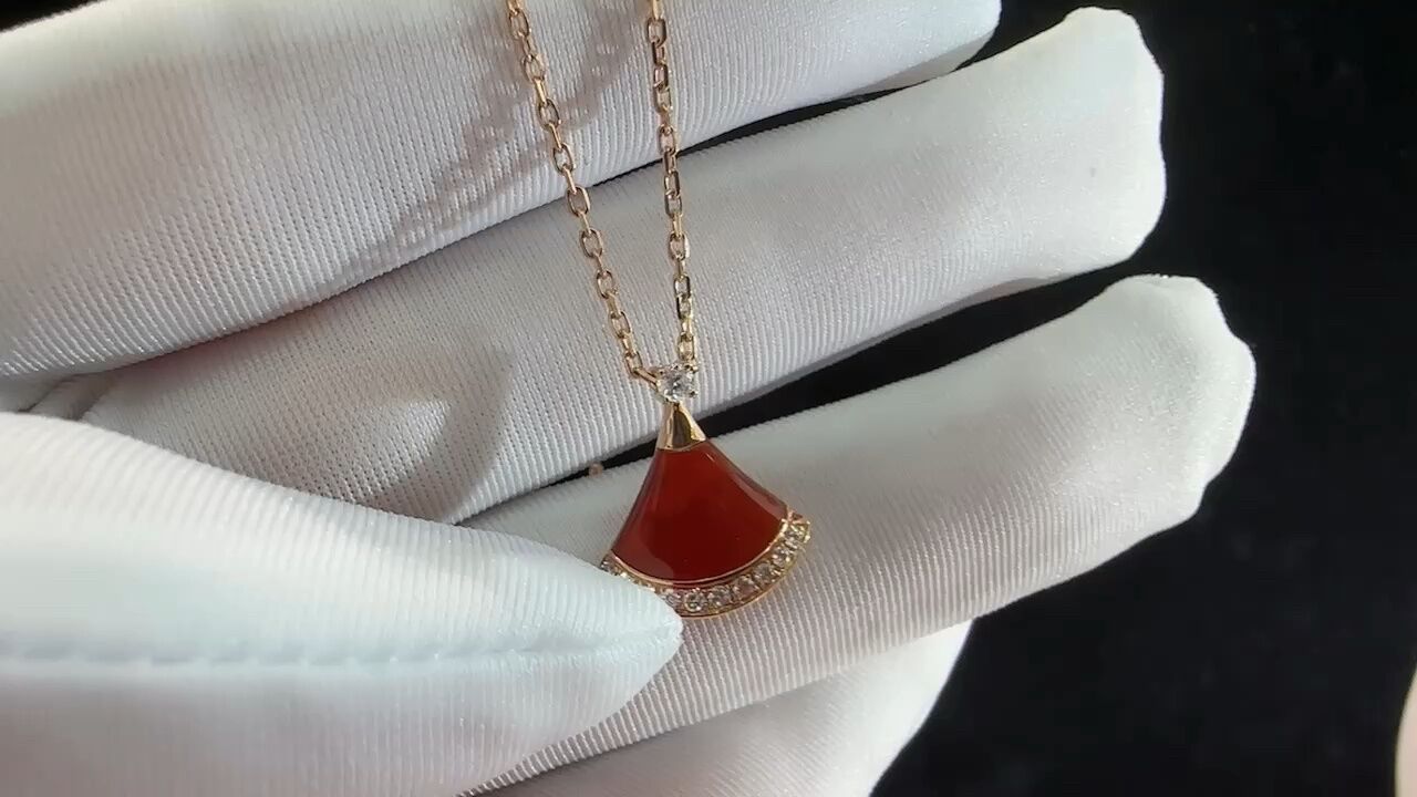 宝格丽红裙子项链