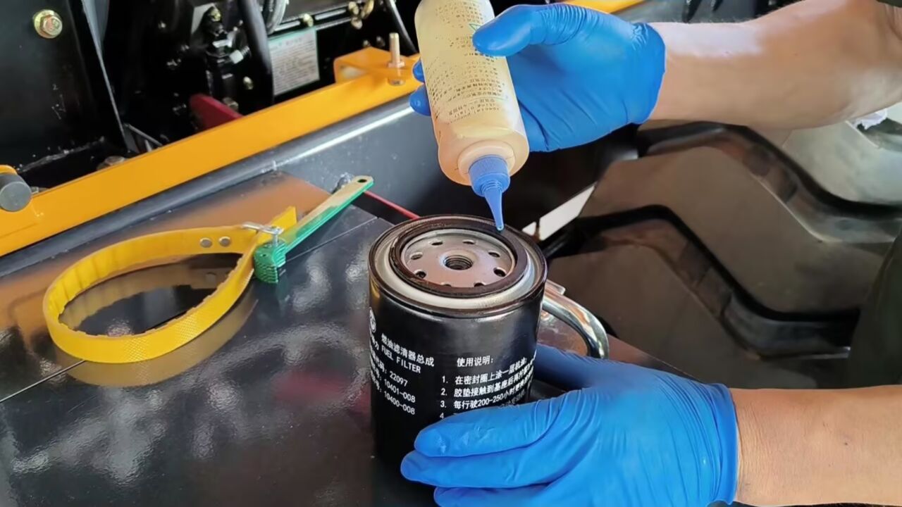 鲁宇柴油滤芯更换