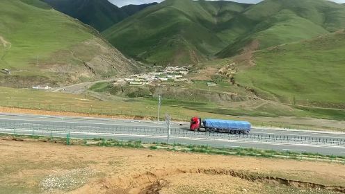 坐火车离开拉萨，看看青藏铁路沿线风光，不得不说真的太美了