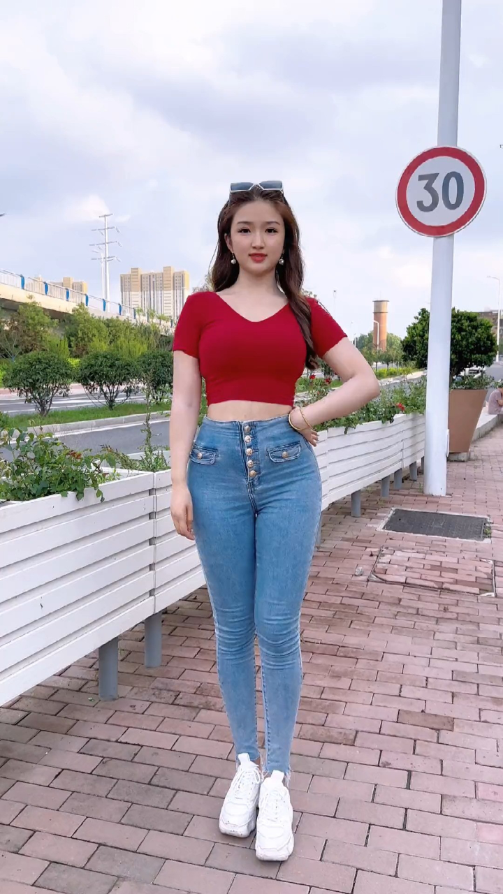 这只老虎闯进你心里了吗?#梨形身材#微胖女人