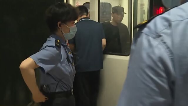 被困两天两夜!首批328名K396次乘客抵达北京丰台站